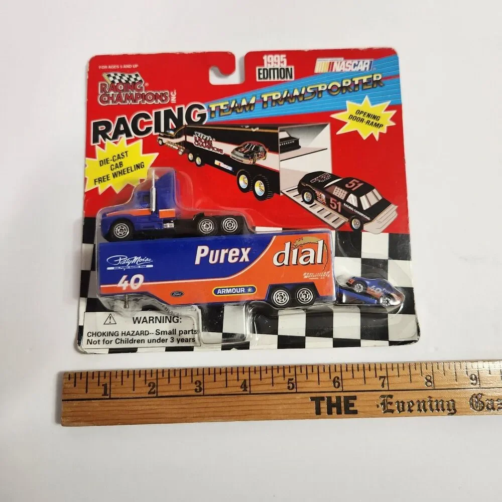 1995 Racing Champions NASCAR Dial-Purex Team Transporter #40 Patty Moise 1:87
